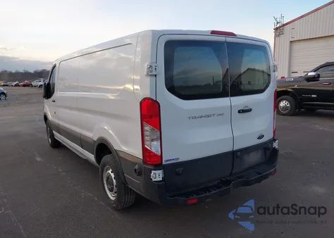 2019 Ford Transit-250 z USA, uszkodzony, nr VIN 1FTYR2ZM3KKA48660